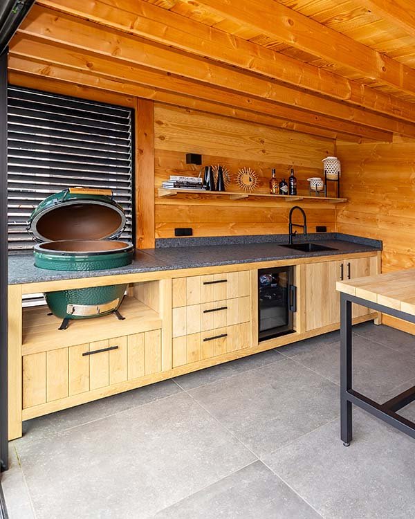 Gastenverblijfbuitenkeuken • Gras en Groen website