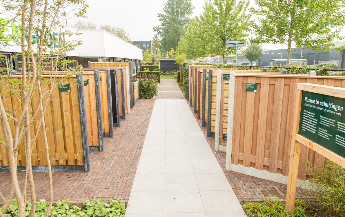 Schuttingplaatseningemert1 • Gras en Groen website