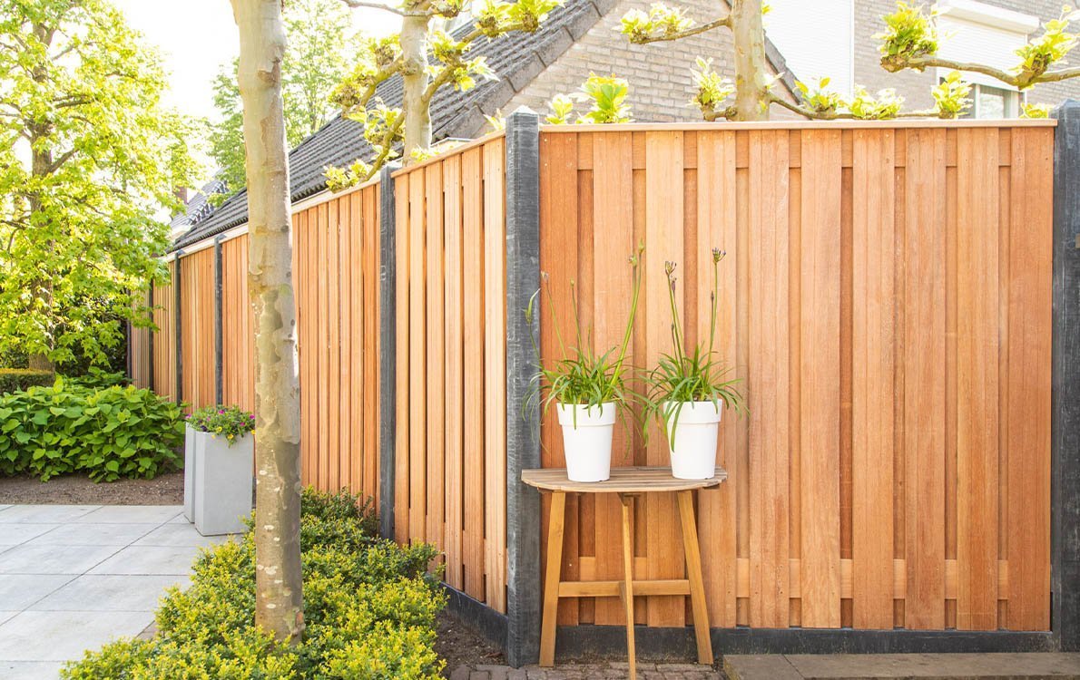 Houtbetonschutting1 • Gras en Groen website